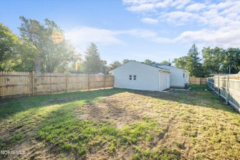 Tiny photo for 6604 Hill Avenue, Toledo, OH 43615 (MLS # 10014535)