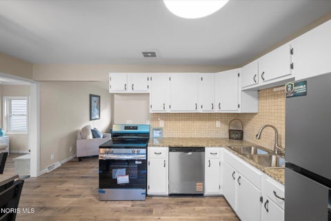 Tiny photo for 6604 Hill Avenue, Toledo, OH 43615 (MLS # 10014535)
