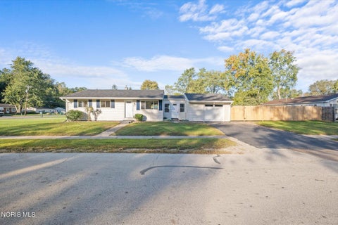 Tiny photo for 6604 Hill Avenue, Toledo, OH 43615 (MLS # 10014535)