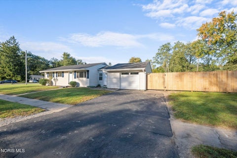 Tiny photo for 6604 Hill Avenue, Toledo, OH 43615 (MLS # 10014535)
