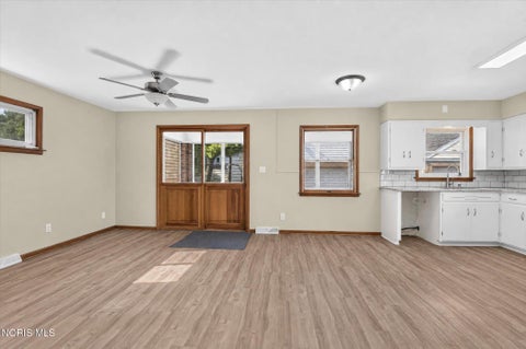 Tiny photo for 314 W Poinsetta Avenue, Toledo, OH 43612 (MLS # 10012053)
