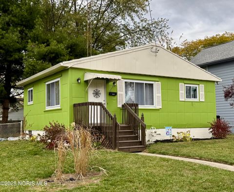 Photo of 1814 Balkan Place, Toledo, OH 43613 (MLS # 10002163)