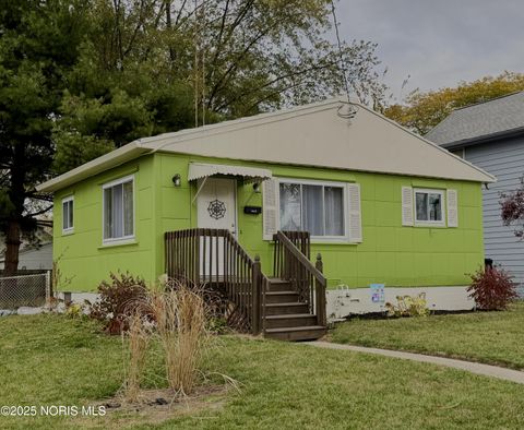 Photo of 1814 Balkan Place, Toledo, OH 43613 (MLS # 10002163)