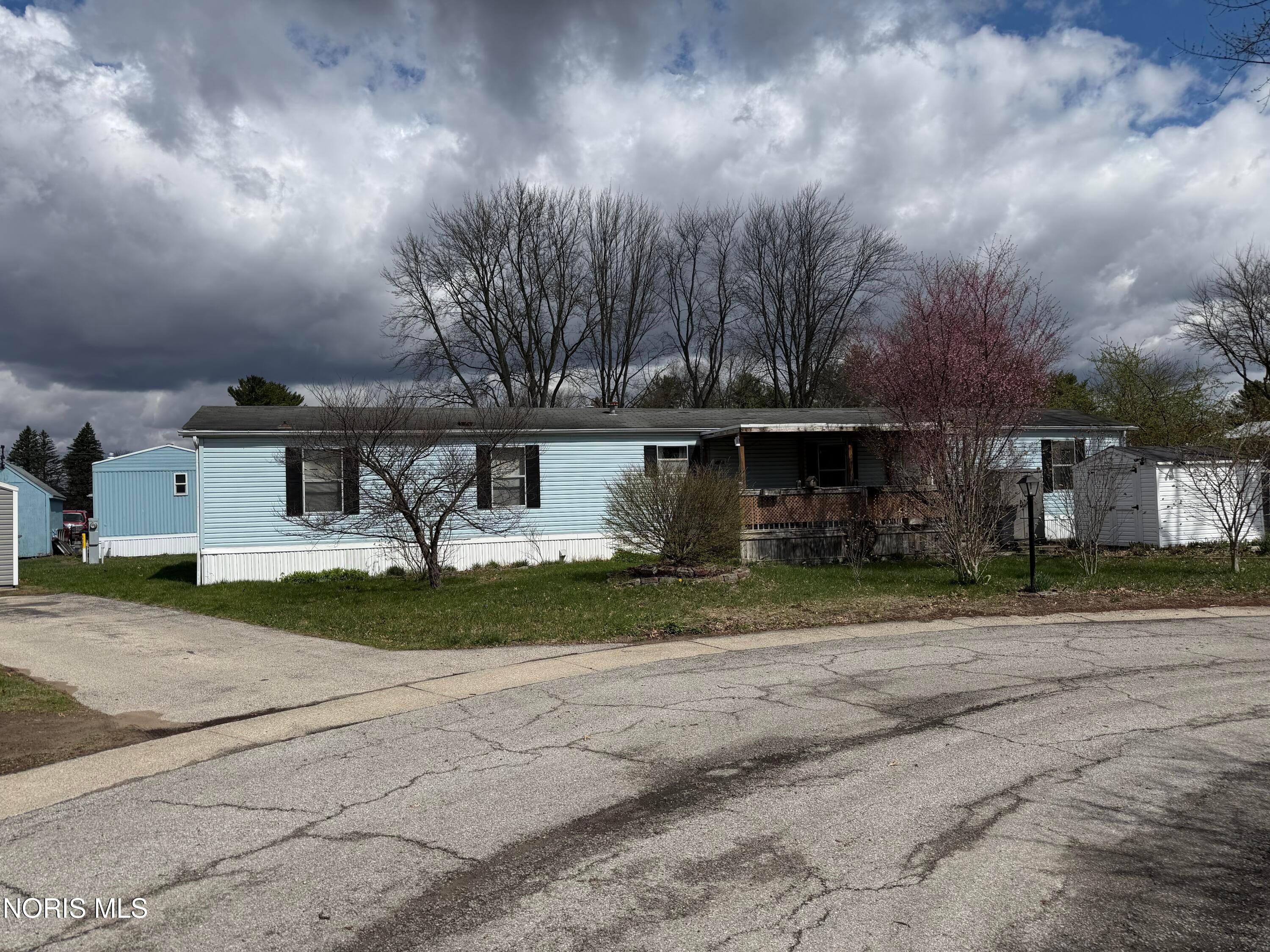 76 W Foxrun Street