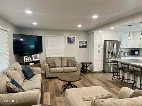 Tiny photo for 705 Meadow Springs Court, Maumee, OH 43537 (MLS # 10011323)