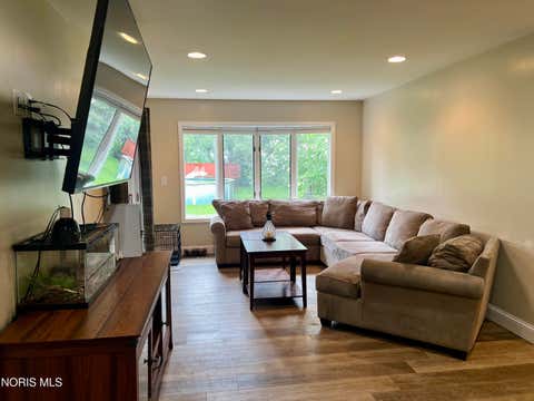 Tiny photo for 705 Meadow Springs Court, Maumee, OH 43537 (MLS # 10011323)