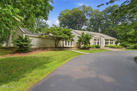 Tiny photo for 4560 Forestview Drive, Ottawa Hills, OH 43615 (MLS # 10012794)