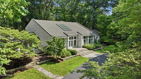 Photo of 4560 Forestview Drive, Ottawa Hills, OH 43615 (MLS # 10012794)