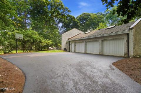 Tiny photo for 4560 Forestview Drive, Ottawa Hills, OH 43615 (MLS # 10012794)