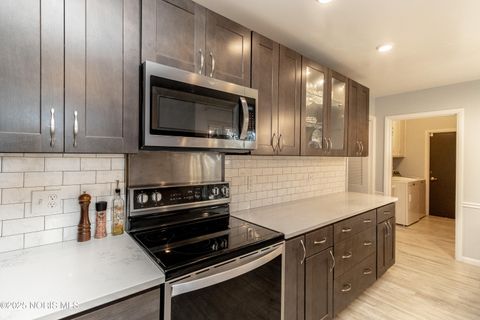 Tiny photo for 2526 Valley Brook Drive, Toledo, OH 43615 (MLS # 10000559)