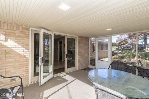 Tiny photo for 2526 Valley Brook Drive, Toledo, OH 43615 (MLS # 10000559)