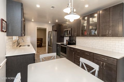 Tiny photo for 2526 Valley Brook Drive, Toledo, OH 43615 (MLS # 10000559)