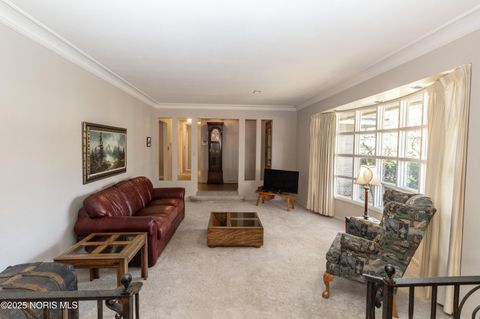 Tiny photo for 2526 Valley Brook Drive, Toledo, OH 43615 (MLS # 10000559)