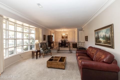 Tiny photo for 2526 Valley Brook Drive, Toledo, OH 43615 (MLS # 10000559)