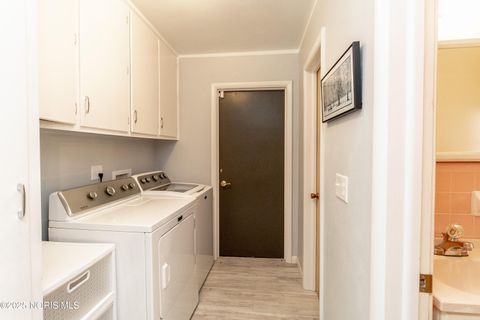 Tiny photo for 2526 Valley Brook Drive, Toledo, OH 43615 (MLS # 10000559)