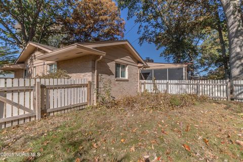 Tiny photo for 2526 Valley Brook Drive, Toledo, OH 43615 (MLS # 10000559)
