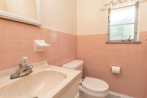 Tiny photo for 2526 Valley Brook Drive, Toledo, OH 43615 (MLS # 10000559)