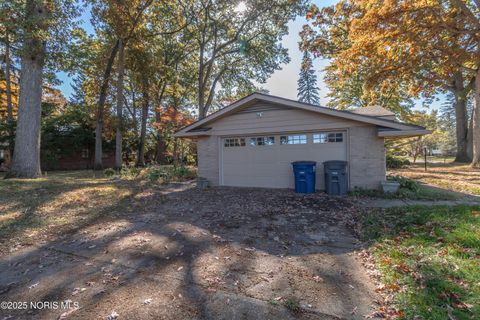 Tiny photo for 2526 Valley Brook Drive, Toledo, OH 43615 (MLS # 10000559)