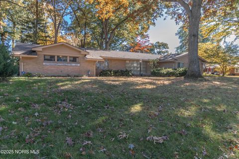 Tiny photo for 2526 Valley Brook Drive, Toledo, OH 43615 (MLS # 10000559)