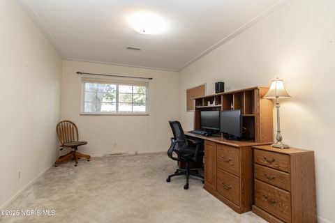 Tiny photo for 2526 Valley Brook Drive, Toledo, OH 43615 (MLS # 10000559)