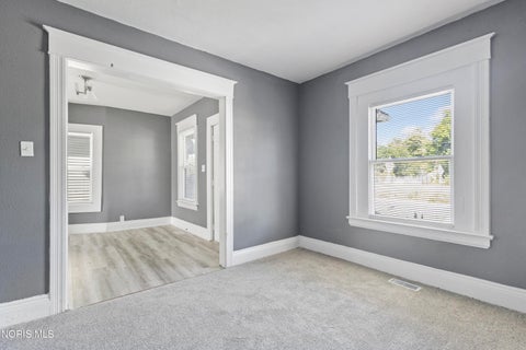Tiny photo for 3244 Glenwood Avenue, Toledo, OH 43610 (MLS # 10012924)