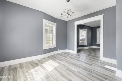 Tiny photo for 3244 Glenwood Avenue, Toledo, OH 43610 (MLS # 10012924)