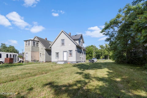 Tiny photo for 3244 Glenwood Avenue, Toledo, OH 43610 (MLS # 10012924)