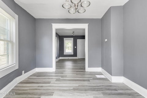 Tiny photo for 3244 Glenwood Avenue, Toledo, OH 43610 (MLS # 10012924)