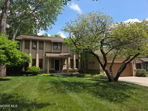 Photo of 4338 Weldwood Lane, Sylvania, OH 43560 (MLS # 10007989)