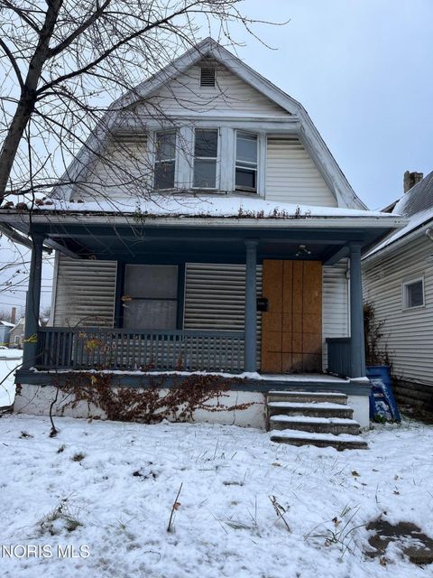Photo of 3305 N Detroit Avenue, Toledo, OH 43610 (MLS # 10004322)
