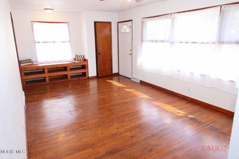 Tiny photo for 4807 Brott Road, Toledo, OH 43613 (MLS # 10004864)