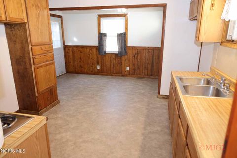 Tiny photo for 4807 Brott Road, Toledo, OH 43613 (MLS # 10004864)