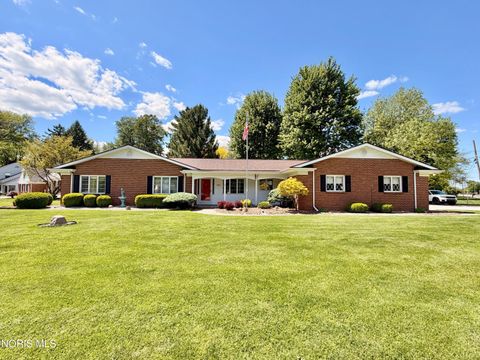Photo of 1900 Port Clinton Road, Fremont, OH 43420 (MLS # 10007827)