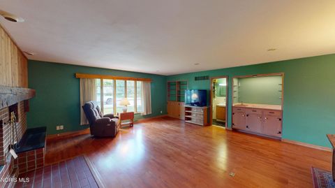 Tiny photo for 1900 Port Clinton Road, Fremont, OH 43420 (MLS # 10007827)
