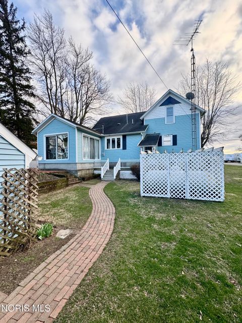 Tiny photo for 782 Walnut Street, New Bavaria, OH 43548 (MLS # 10005491)