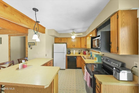 Tiny photo for 3534 Robin Road, Toledo, OH 43623 (MLS # 10008913)