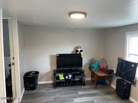 Tiny photo for 1802 Norwood Avenue, Toledo, OH 43607 (MLS # 10005109)