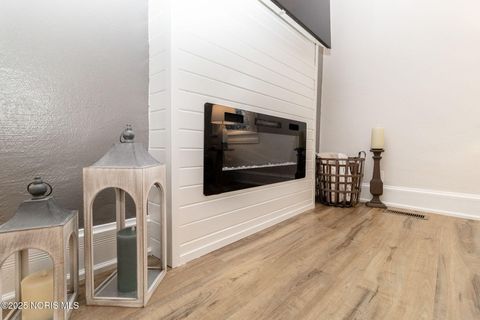 Tiny photo for 620 W Wayne Street, Maumee, OH 43537 (MLS # 10001879)