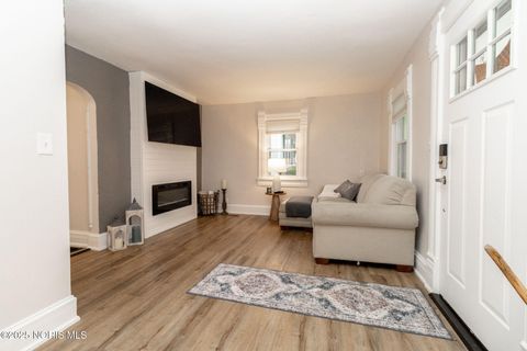 Tiny photo for 620 W Wayne Street, Maumee, OH 43537 (MLS # 10001879)