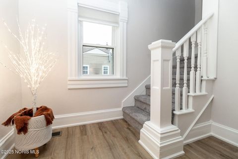 Tiny photo for 620 W Wayne Street, Maumee, OH 43537 (MLS # 10001879)