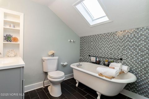 Tiny photo for 620 W Wayne Street, Maumee, OH 43537 (MLS # 10001879)