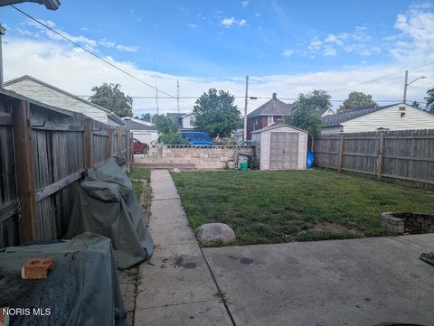 Tiny photo for 223 Valleywood Drive, Toledo, OH 43605 (MLS # 10009280)