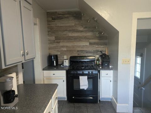 Tiny photo for 223 Valleywood Drive, Toledo, OH 43605 (MLS # 10009280)