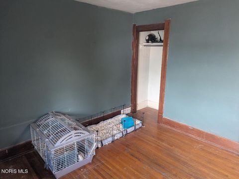Tiny photo for 223 Valleywood Drive, Toledo, OH 43605 (MLS # 10009280)