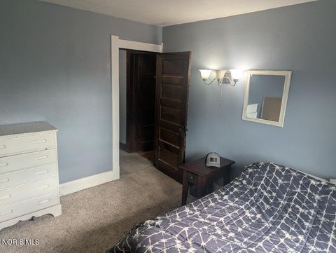 Tiny photo for 223 Valleywood Drive, Toledo, OH 43605 (MLS # 10009280)