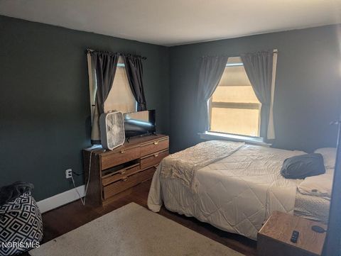 Tiny photo for 223 Valleywood Drive, Toledo, OH 43605 (MLS # 10009280)