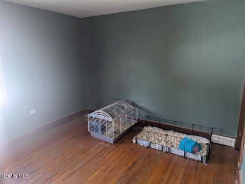 Tiny photo for 223 Valleywood Drive, Toledo, OH 43605 (MLS # 10009280)