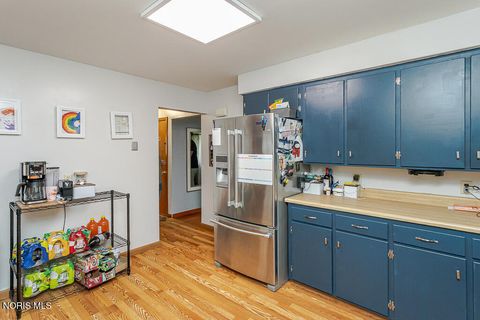 Tiny photo for 337 Crestway Drive, Oregon, OH 43616 (MLS # 10006533)