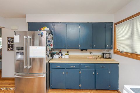 Tiny photo for 337 Crestway Drive, Oregon, OH 43616 (MLS # 10006533)