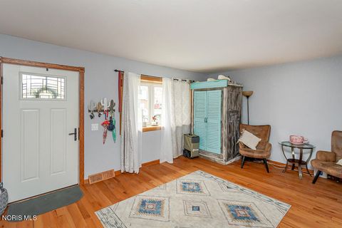 Tiny photo for 337 Crestway Drive, Oregon, OH 43616 (MLS # 10006533)